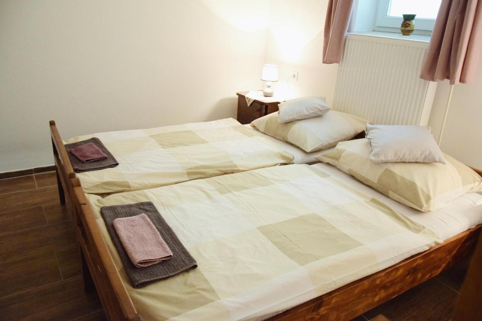 MarosleleAnna Apartmanアパートメント エクステリア 写真