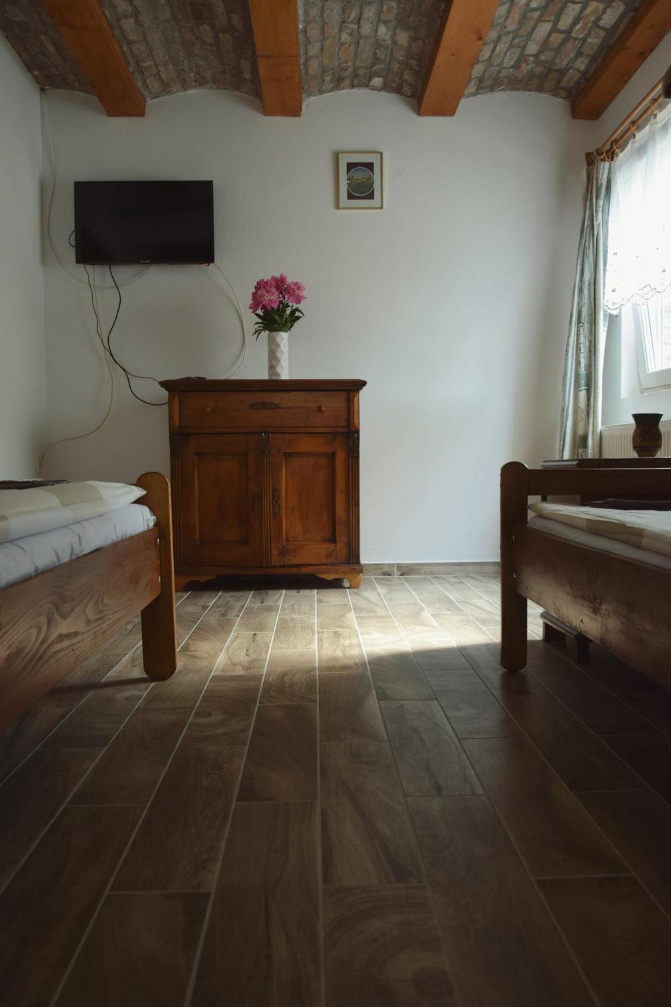 MarosleleAnna Apartmanアパートメント エクステリア 写真